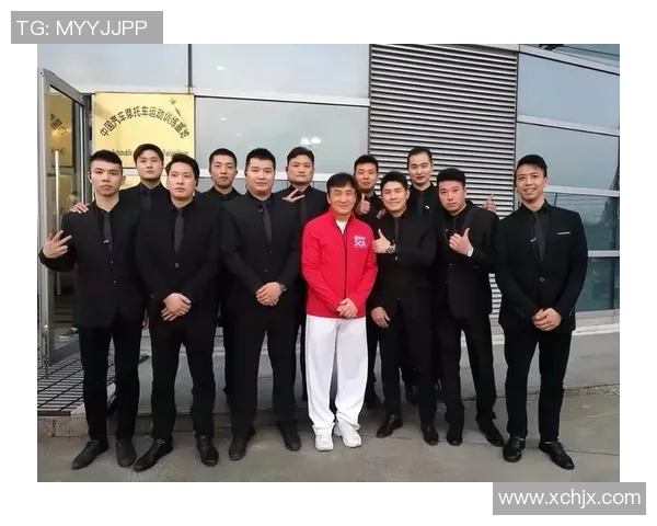 足球明星身边的保镖瞬间揭秘:他们如何守护巨星的安全与隐私 足球明星身边的保镖瞬间揭秘:他们如何守护巨星的安全与隐私